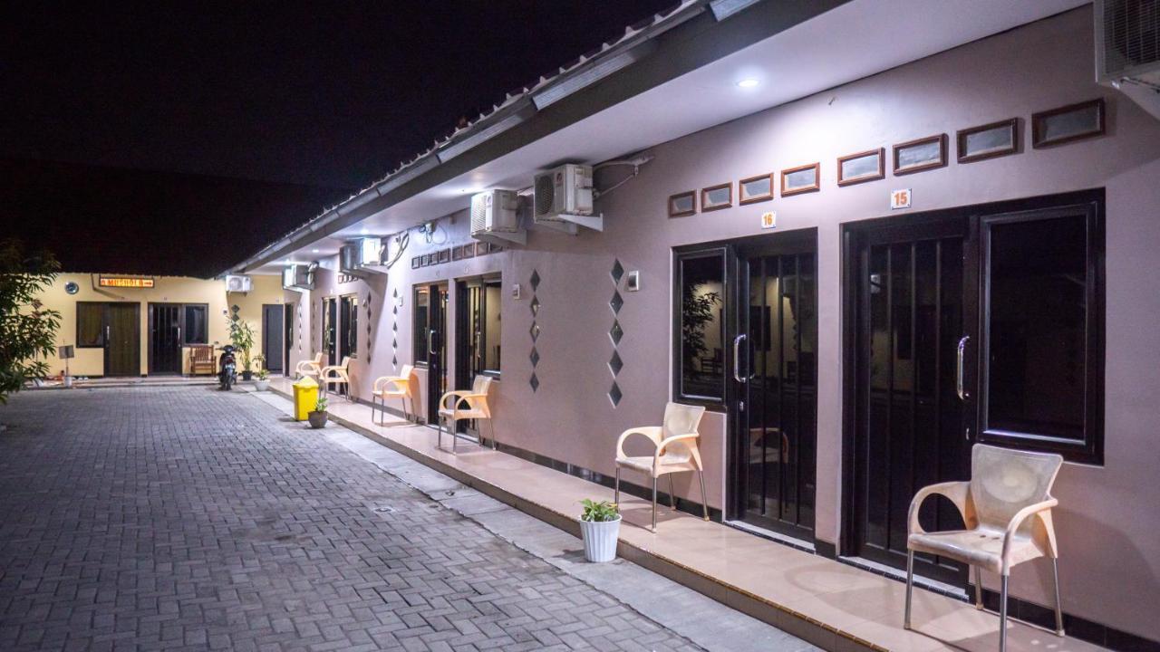 Sitiinggil Guest House Syariah Tegal  Esterno foto